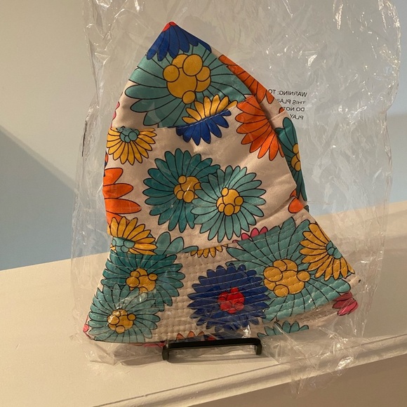 None Accessories - Floral Quilted Bucket Hat
